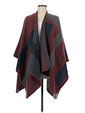 BB Dakota Poncho (view 1)