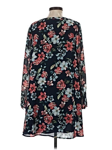Cupcakes & Cashmere Casual Dress (view 2)