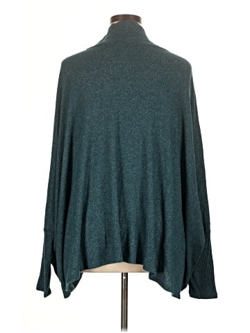 Self Contrast Poncho (view 2)