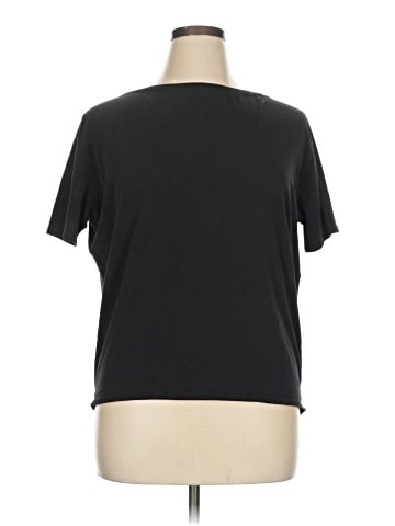 Lululemon Athletica Short Sleeve T-Shirt (view 1)