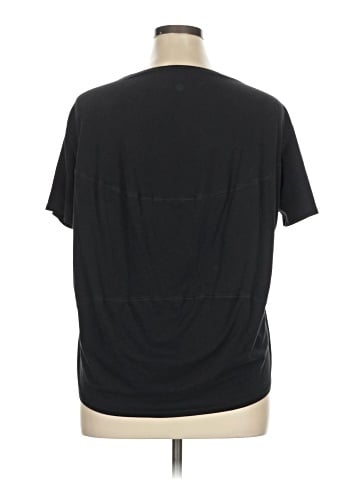 Lululemon Athletica Short Sleeve T-Shirt (view 2)