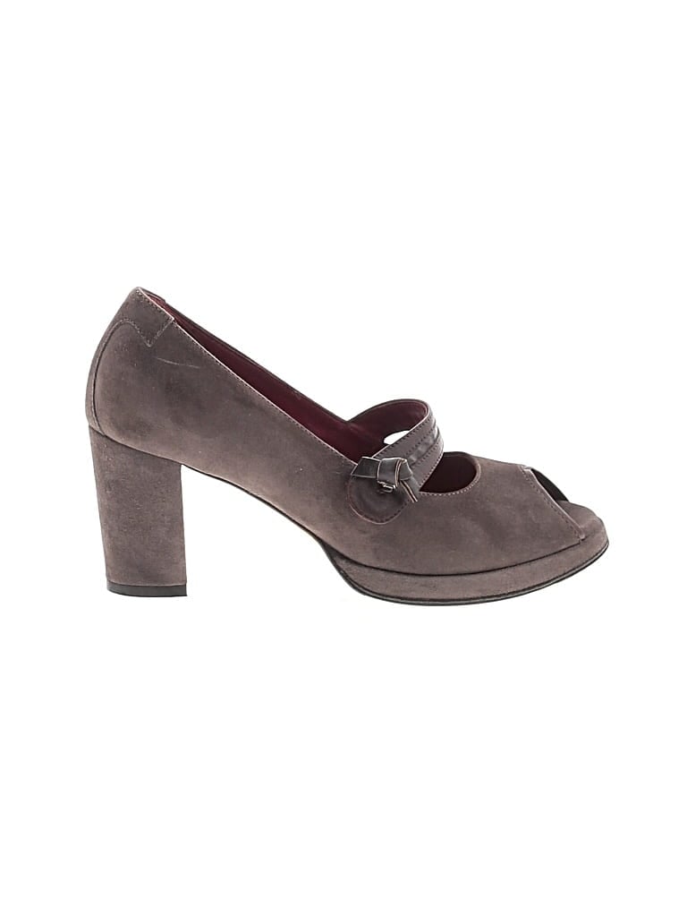 Pre-owned Taryn Rose Heels In Brown