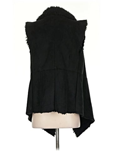 Me Jane Faux Fur Vest (view 2)