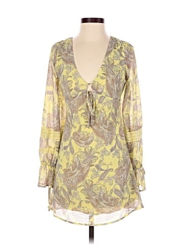 Urban Outfitters Casual Dress (view 1)