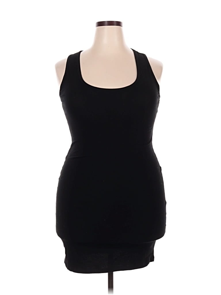 Pre-owned Bozzolo Tank Top Black Halter Neckline Tops