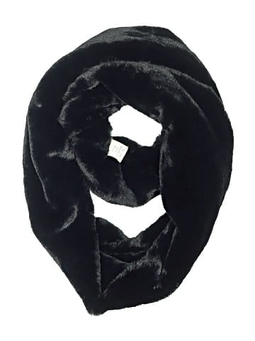 Studio Scarf (view 1)