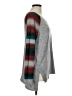 Maurices Plaid Gray Pullover Sweater Size M - photo 4