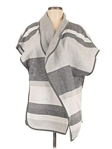 Hinge Poncho (view 1)