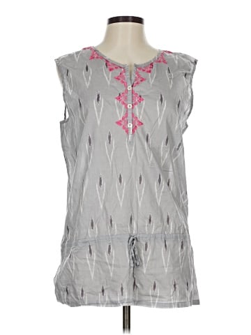Tea Sleeveless Blouse (view 1)