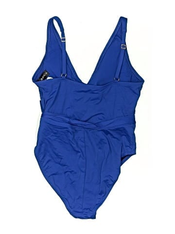 La Blanca One Piece Swimsuit (view 2)