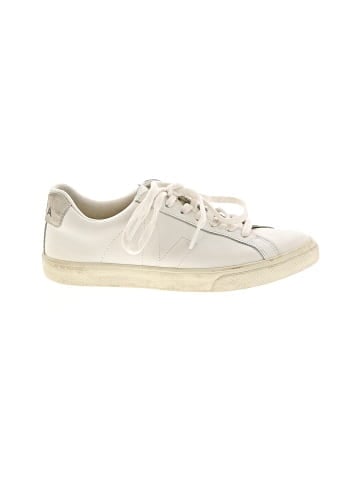 VEJA Sneakers (view 1)