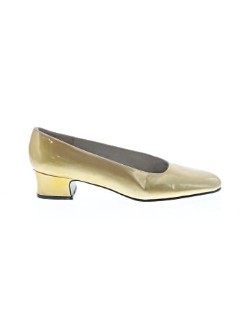 Stuart Weitzman Flats (view 1)