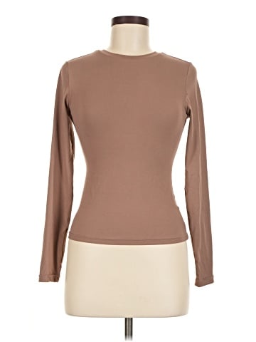 Trendy Queen Long Sleeve T-Shirt (view 1)