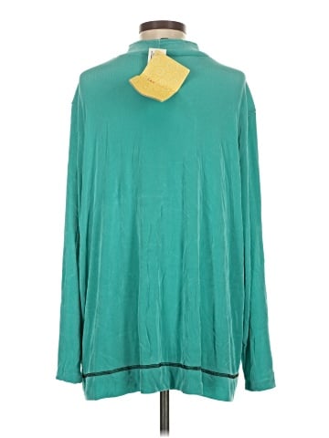 Citiknits Poncho (view 2)