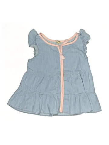 True Craft Sleeveless Blouse (view 1)