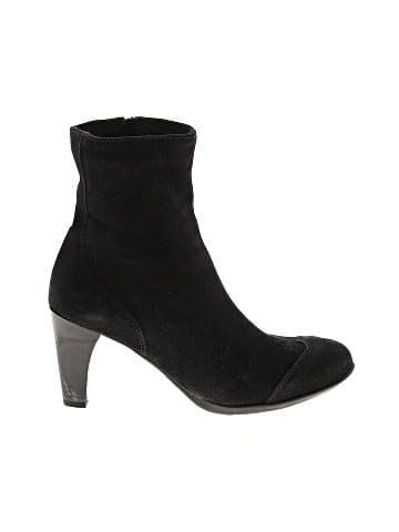 C La Canadienne Ankle Boots (view 1)