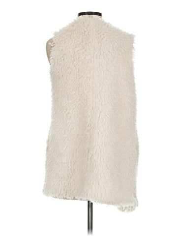 Zinga Faux Fur Vest (view 2)