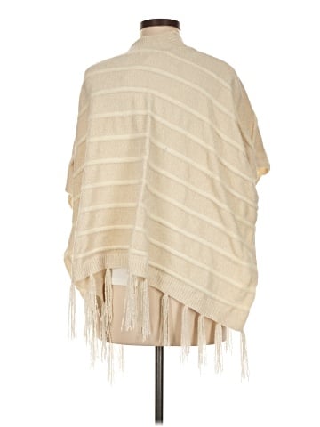 Akemi + Kin Poncho (view 2)