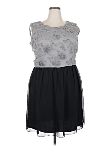 En Focus Cocktail Dress (view 1)