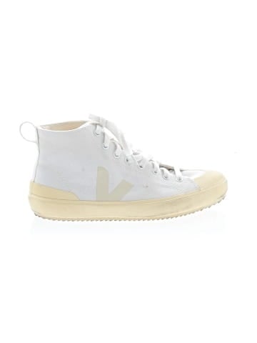 VEJA Sneakers (view 1)