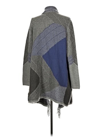 Rafaella Poncho (view 2)