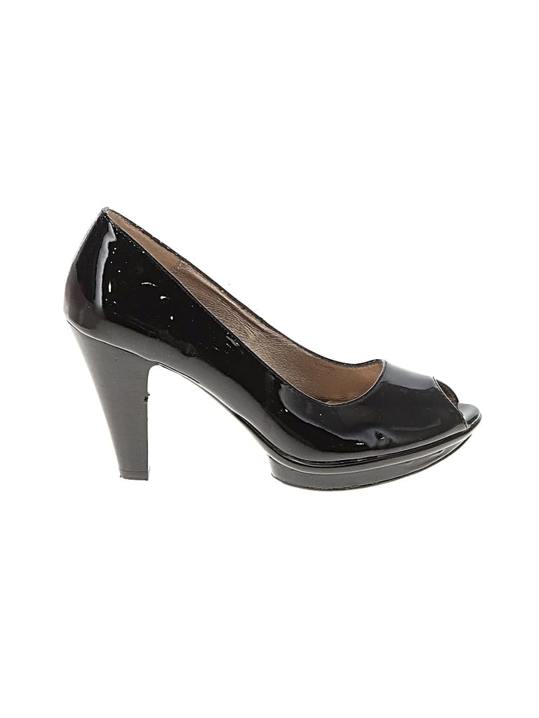 Pre-owned Söfft Heels In Black