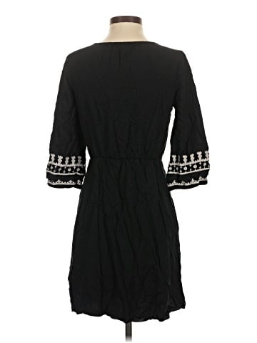 Old Navy Casual Dress (view 2)