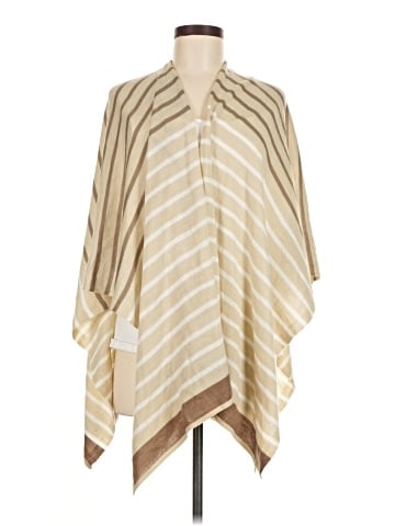 Simply Noelle Poncho (view 1)