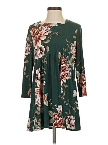 Discount Divas Casual Dress (view 1)