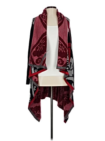 Alberto Makali Poncho (view 1)