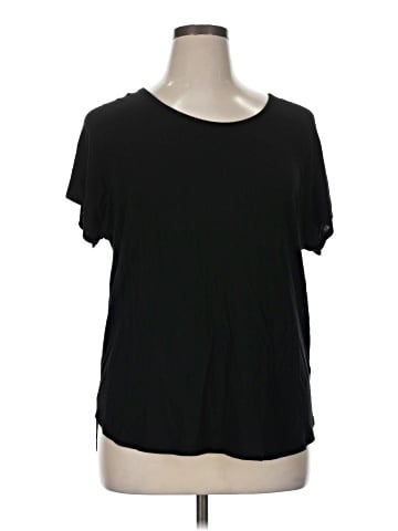 Lucy & Laurel Short Sleeve T-Shirt (view 1)