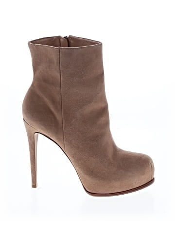 Pour La Victoire Ankle Boots (view 1)