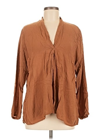 Nostalgia 3/4 Sleeve Blouse (view 1)