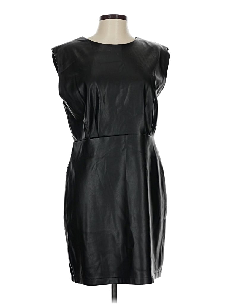 Pre-owned Versona Sleeveless Top Black Boatneck Tops