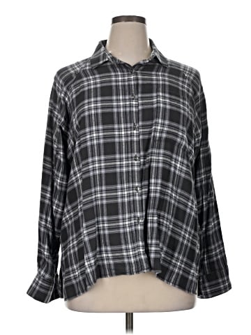 Vanilla Star 3/4 Sleeve Button-Down Shirt (view 1)