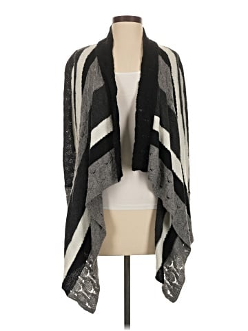 Alberto Makali Poncho (view 1)