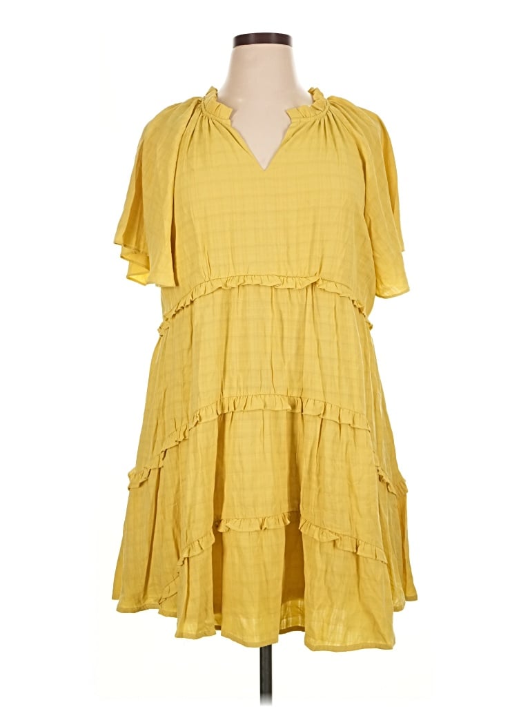 Pre-owned Entro Casual Dress In Yellow