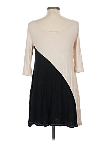 BLOOMS In The City 3/4 Sleeve Top (view 2)