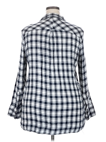 Le Lis 3/4 Sleeve Blouse (view 2)