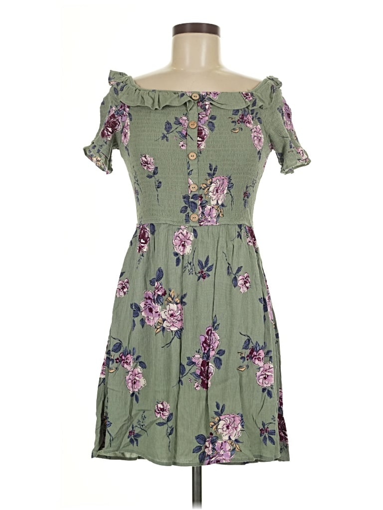 Pre-owned Xhilaration Casual Dress In Green