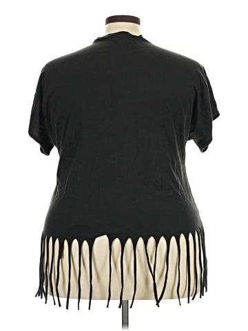 Rouge Short Sleeve T-Shirt (view 2)