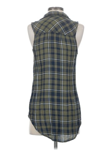 Rock & Republic Sleeveless Button-Down Shirt (view 2)