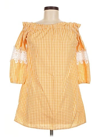 Romeo & Juliet Couture 3/4 Sleeve Blouse (view 1)