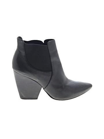 Pour La Victoire Ankle Boots (view 1)