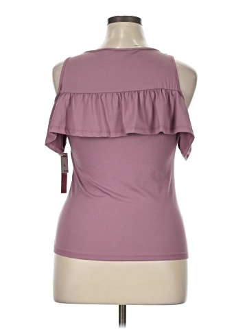 Hot Kiss Sleeveless Top (view 2)