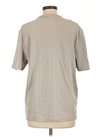 Claiborne Short Sleeve Top (view 2)