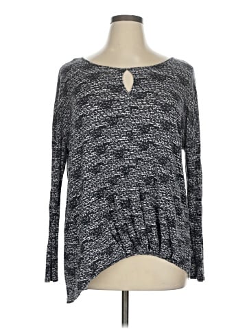 Daisy Fuentes Long Sleeve T-Shirt (view 1)