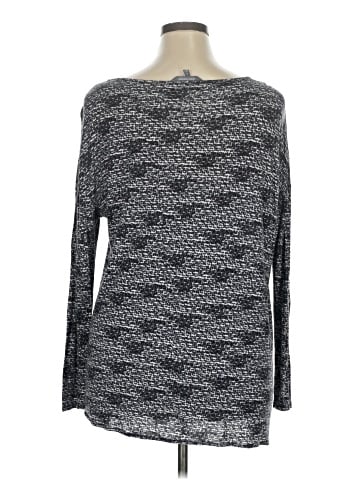 Daisy Fuentes Long Sleeve T-Shirt (view 2)