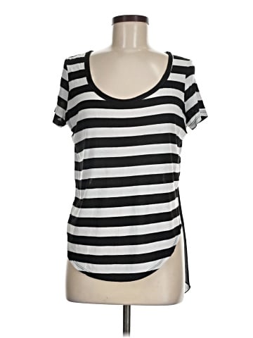 Charlotte Russe Short Sleeve T-Shirt (view 1)