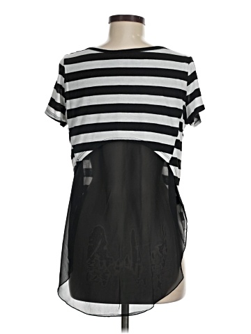 Charlotte Russe Short Sleeve T-Shirt (view 2)